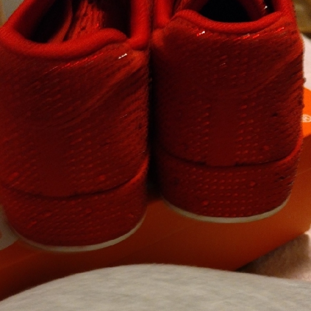 Elegant Red Women's Sneakers - Picture 4 of 9